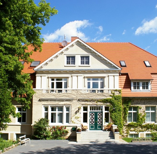 View of the Barkow manor house // &copy; Tourist Info Plau am See GmbH