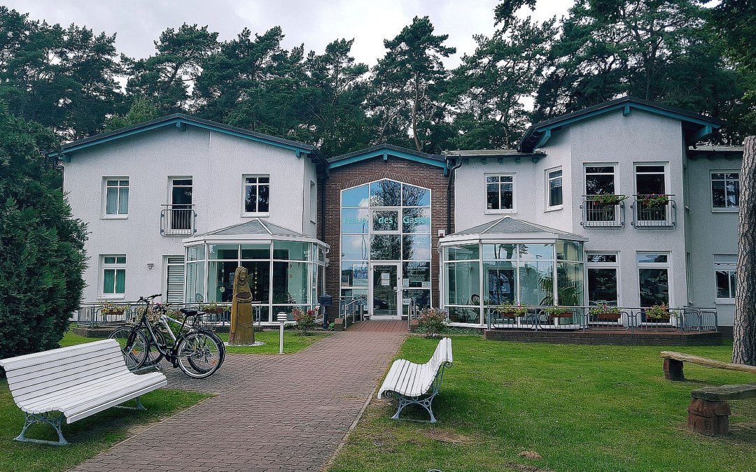 Huis van de gast kustplaats Loddin, © Kurverwaltung Seebad Loddin