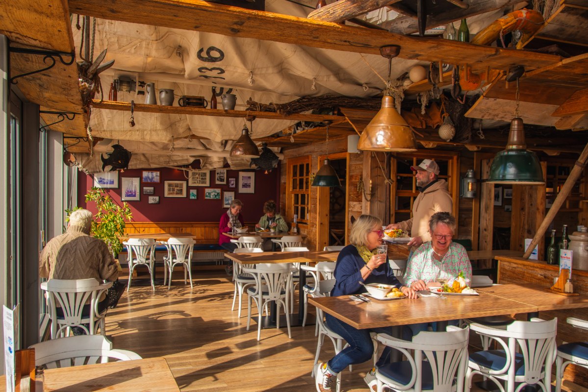 Your box seat on the quayside. // © Kutterfisch Restaurant Your box seat on the quayside. // © Kutterfisch Restaurant