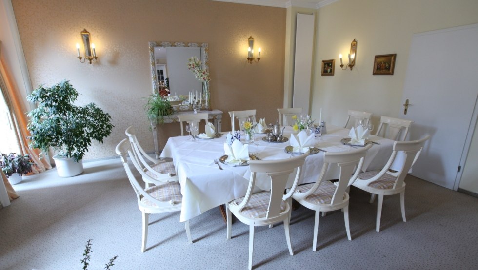 Biały salon w hotelu Erbprinz, © Hotel Erbprinz Biały salon w hotelu Erbprinz, © Hotel Erbprinz