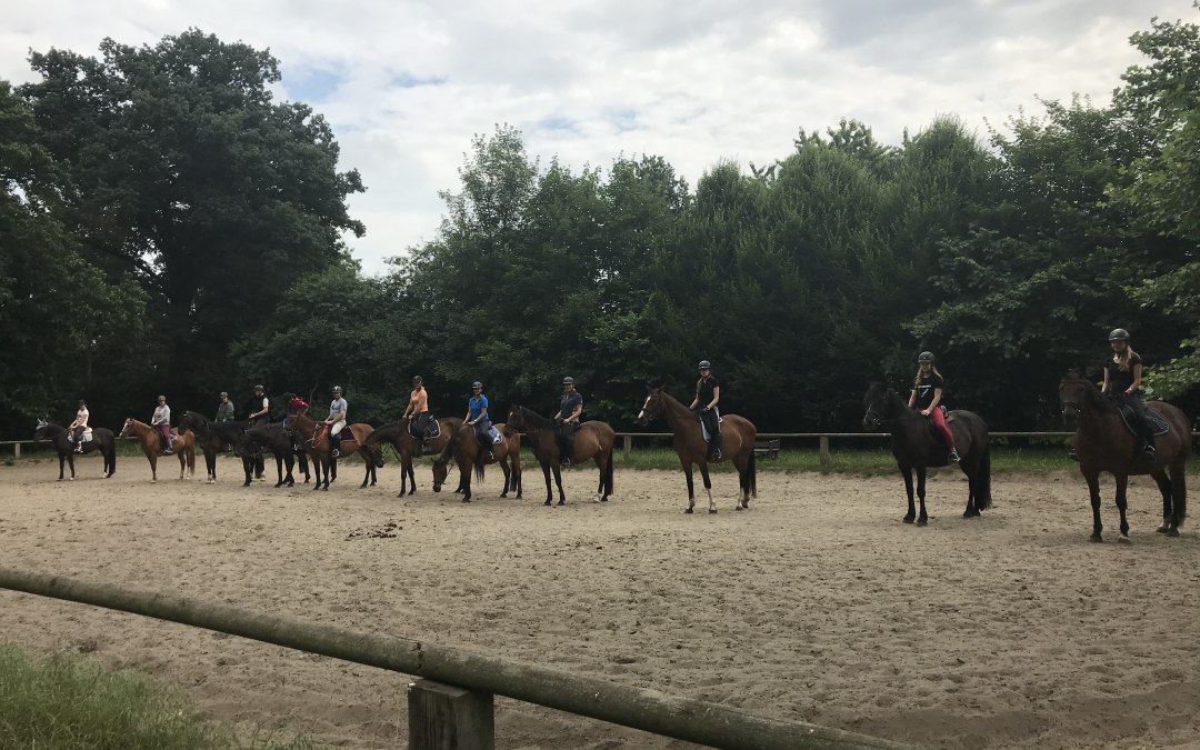 Formation before the big ride to Bömitz, © Karoline Görs