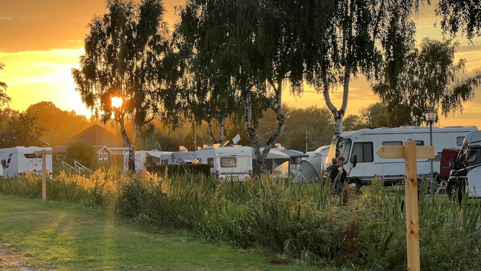 Zonsondergang op blok 3 © Campingplatz Ostseequelle, © © Campingplatz Ostseequelle