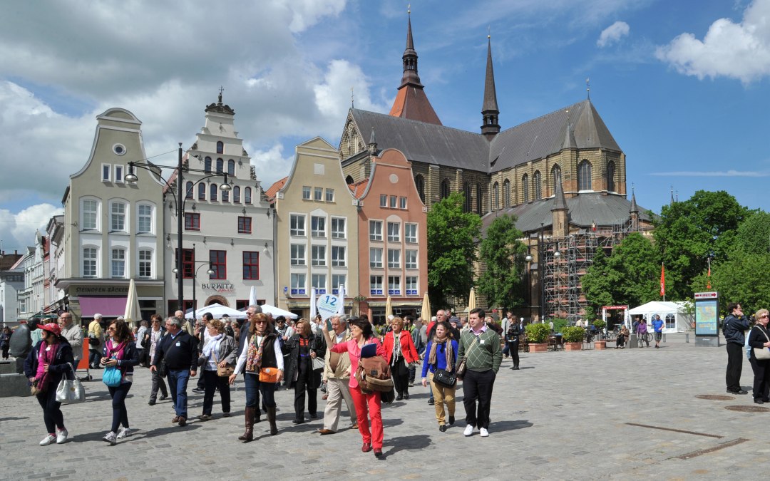 Zicht op de Mariakerk vanaf de Neuer Markt, © Joachim Kloock