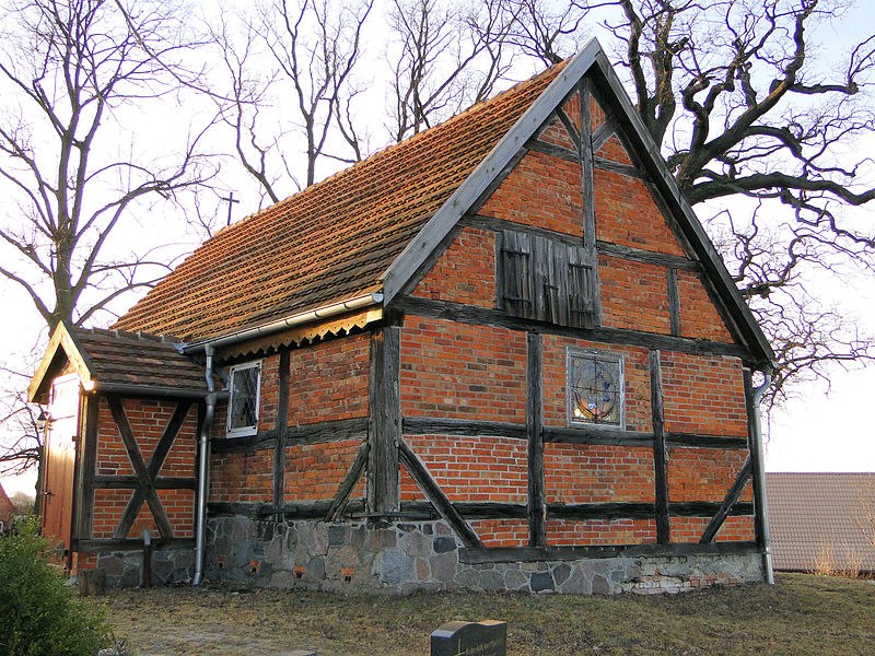 Kościół w Lüttenhagen, © von Niteshift (Diskussion) (Eigenes Werk (photo)) [CC-BY-SA-3.0 (http://creativecommons.org/licenses/by-sa/3.0)], via Wikimedia Commons