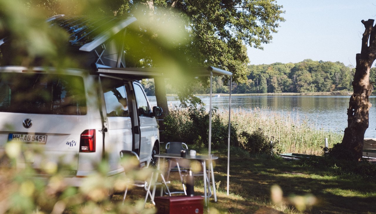 Drive almost directly to the lake in a van and relax, © Foto: Oliver Raatz
