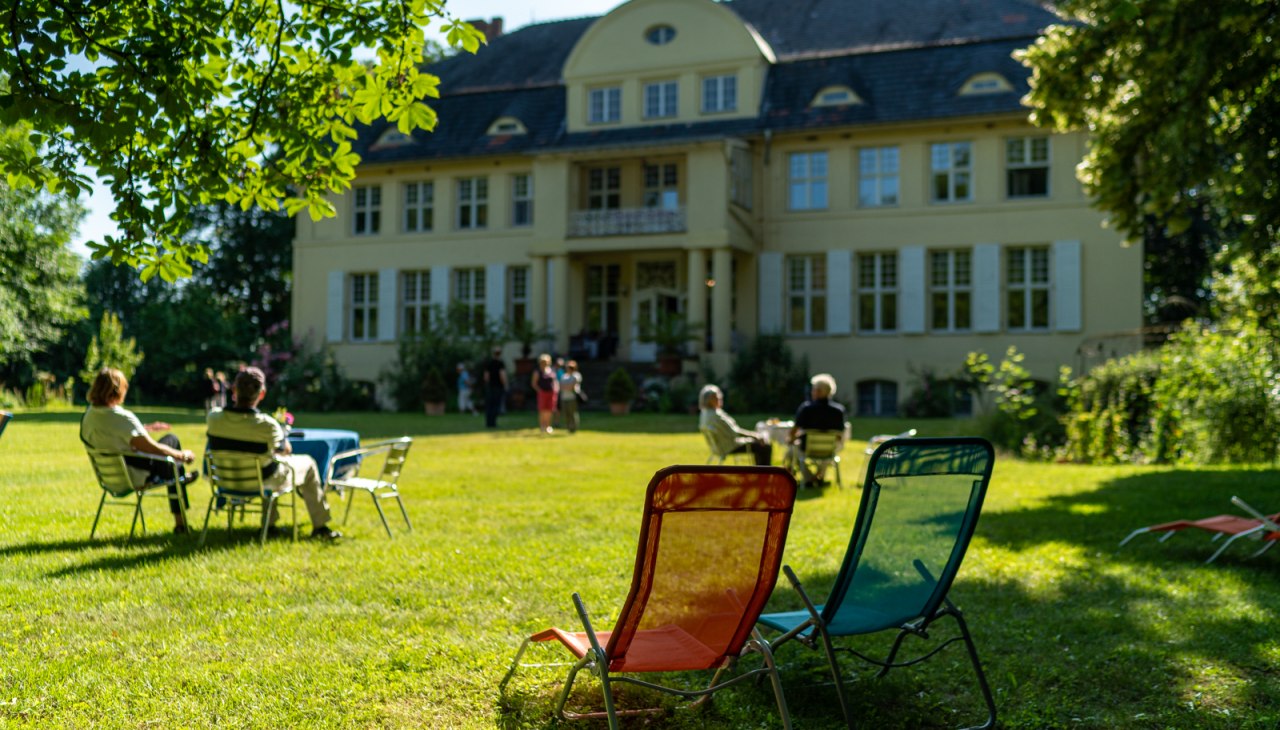 Buitenaanzicht van landhuis B&uuml;ttelkow, &copy; DOMUSImages
