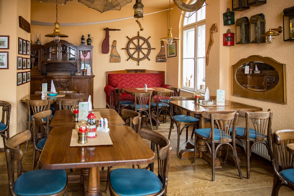 Restauracja w porcie Hiddenseer, © Hotel Hiddenseer