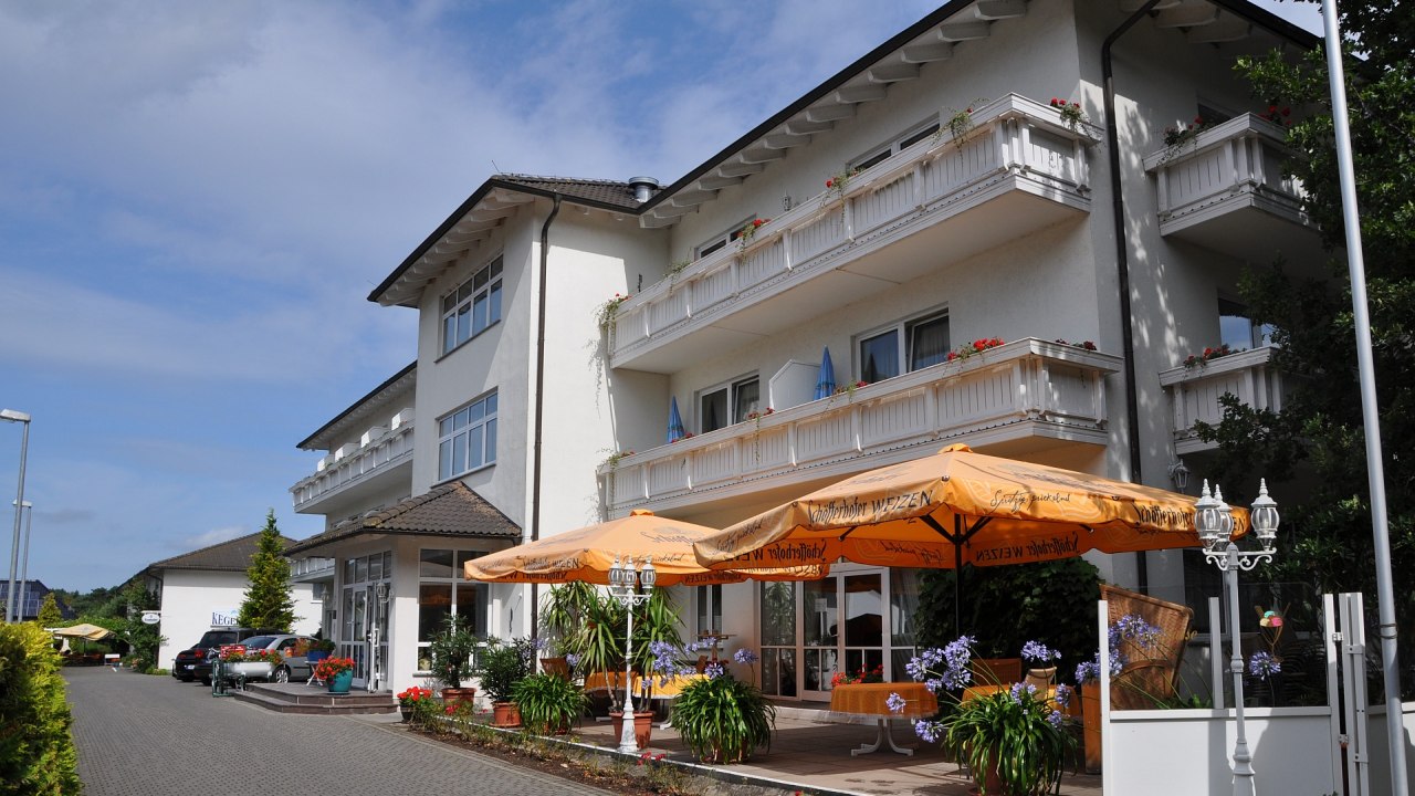Buitenaanzicht hotel Nordkap // &copy; MV-T