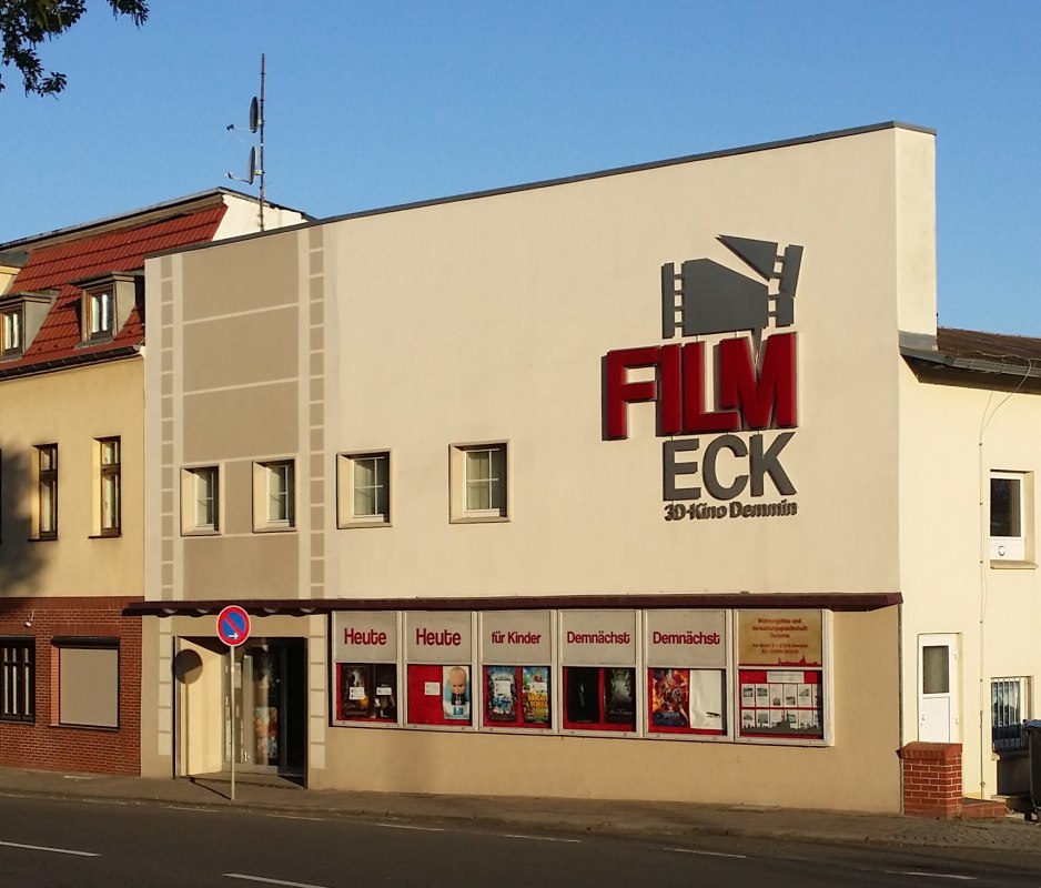 Street view of the cinema // &copy; Wobau Demmin GmbH