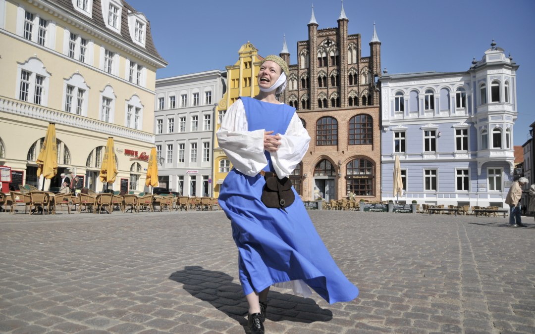 Stadsgids in middeleeuws gewaad, © Tourismuszentrale Stralsund