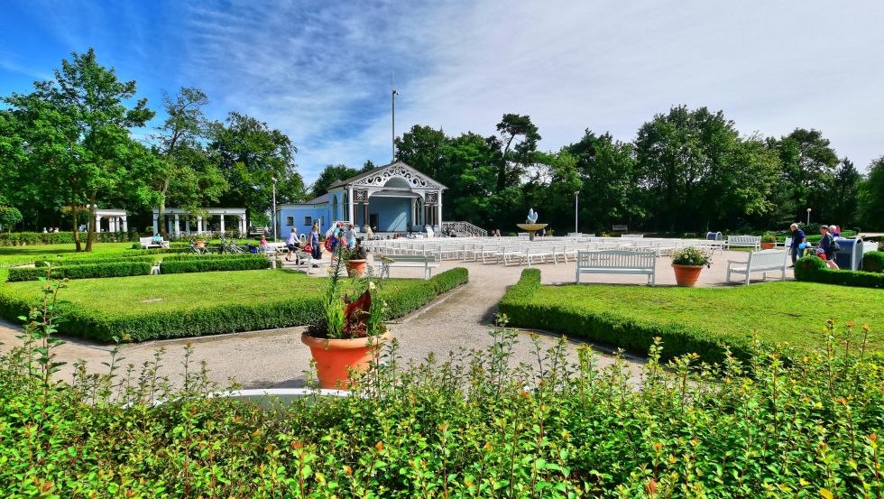 The spa park Boltenhagen is the center of the village events // © Bernd Kühn The spa park Boltenhagen is the center of the village events // © Bernd Kühn