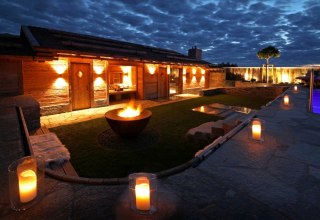 Terrasse in Abendstimmung // &copy; Fotostudio Hagedorn