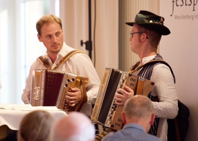 &copy; &copy; Oliver Borchert