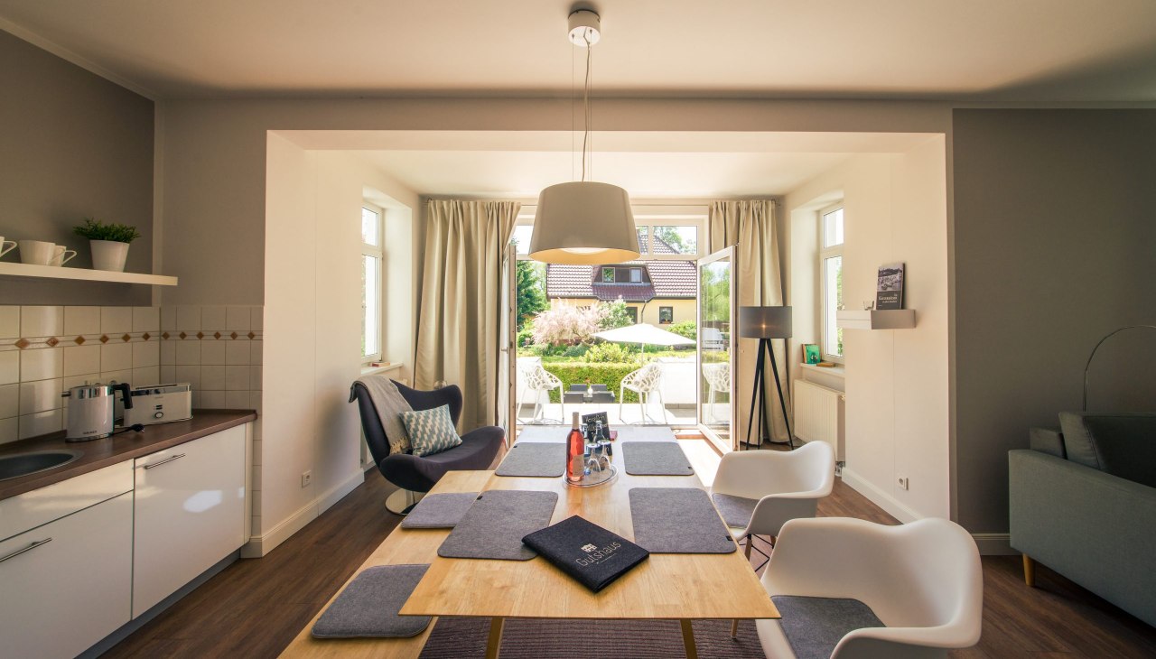 Het appartement "Lilac" van 61 vierkante meter is uitgerust met alles wat kleine teams nodig hebben om effectief te werken., © Gutshaus Krummin / Matthias Friel Het appartement "Lilac" van 61 vierkante meter is uitgerust met alles wat kleine teams nodig hebben om effectief te werken., © Gutshaus Krummin / Matthias Friel