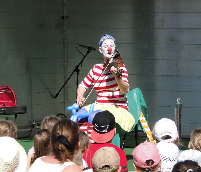 &copy; Viola R&auml;usche