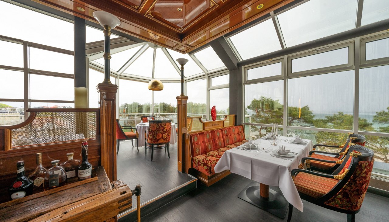 Genusswerkstatt Binz - Restaurant op de 5e verdieping van het Rugard Thermal Strandhotel, © Hotel Arkona Dr. Hutter eK Genusswerkstatt Binz - Restaurant op de 5e verdieping van het Rugard Thermal Strandhotel, © Hotel Arkona Dr. Hutter eK