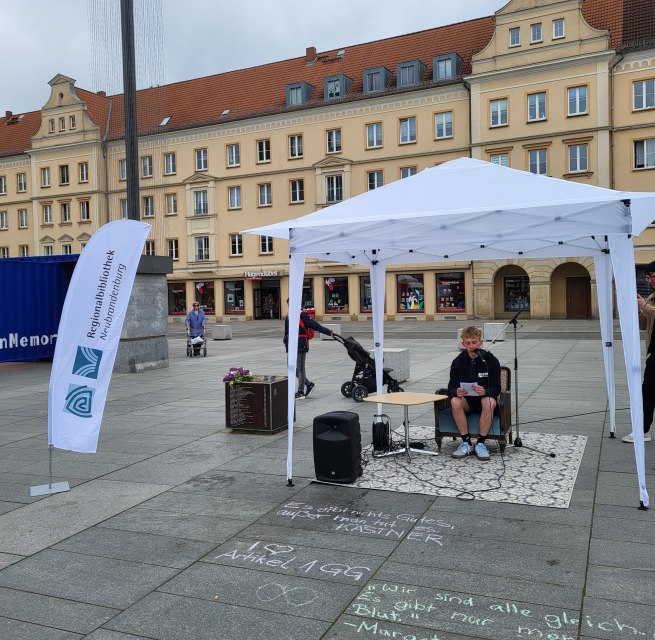 Veranstaltungsbild zur Lesungen der B&uuml;chervebrennung 1933 // &copy; Vier-Tore-Stadt Neubrandenburg