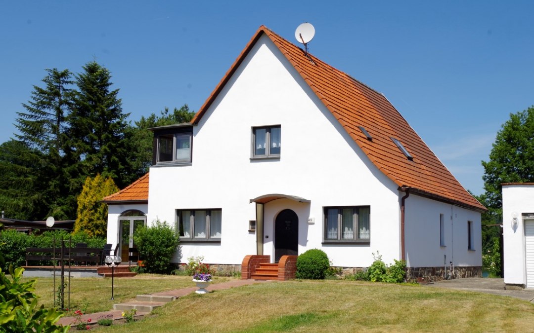 Dwa mieszkania wakacyjne znajdują się w domu w cichej dzielnicy mieszkalnej, © D. Rgener