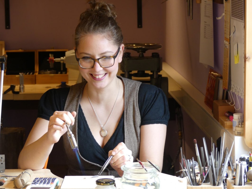 At the worktable! // © Vivien Hellweg At the worktable! // © Vivien Hellweg