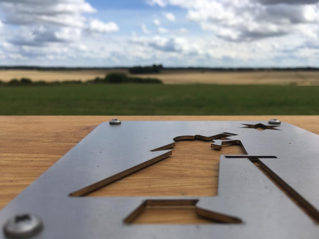 Uitgerust met observatiebank, draaibare sterrenkaart, armleuningen om sterren te kijken of te fotograferen. Je bent welkom om een mobiele telescoop te lenen van het landhuis!, &copy; Mecklenburger ParkLand