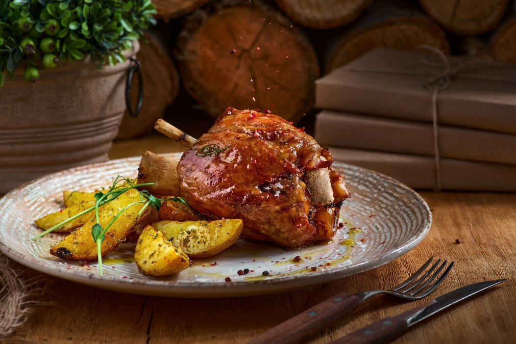 Varkensvlees knokkel diner, &copy; AdobeStock