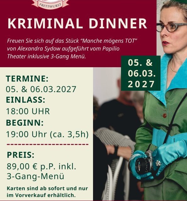 Eine Frau mit Brille im grünen Kostüm hält eine Fotokamera - technische Daten für das Kriminal Dinner im Golfpark Strelasund // © Golfpark Strelasund Eine Frau mit Brille im grünen Kostüm hält eine Fotokamera - technische Daten für das Kriminal Dinner im Golfpark Strelasund // © Golfpark Strelasund