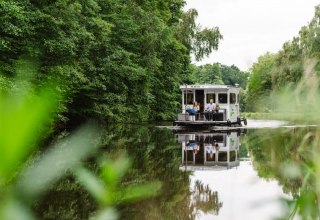 Met de woonboot op de Elde bij Parchim, © TMV/Erik Gross