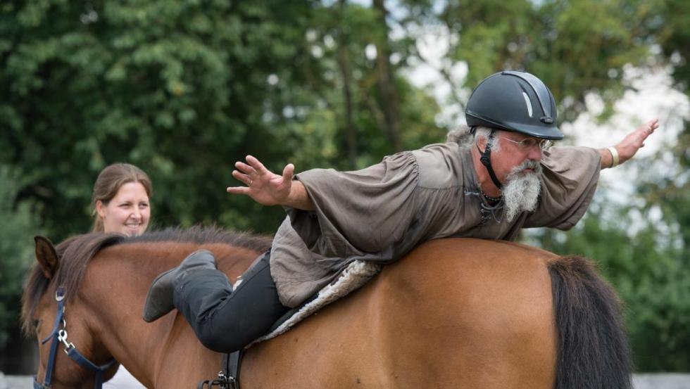Opstijgen - yoga is ook mogelijk te paard // © MV-T/Hafemann Opstijgen - yoga is ook mogelijk te paard // © MV-T/Hafemann
