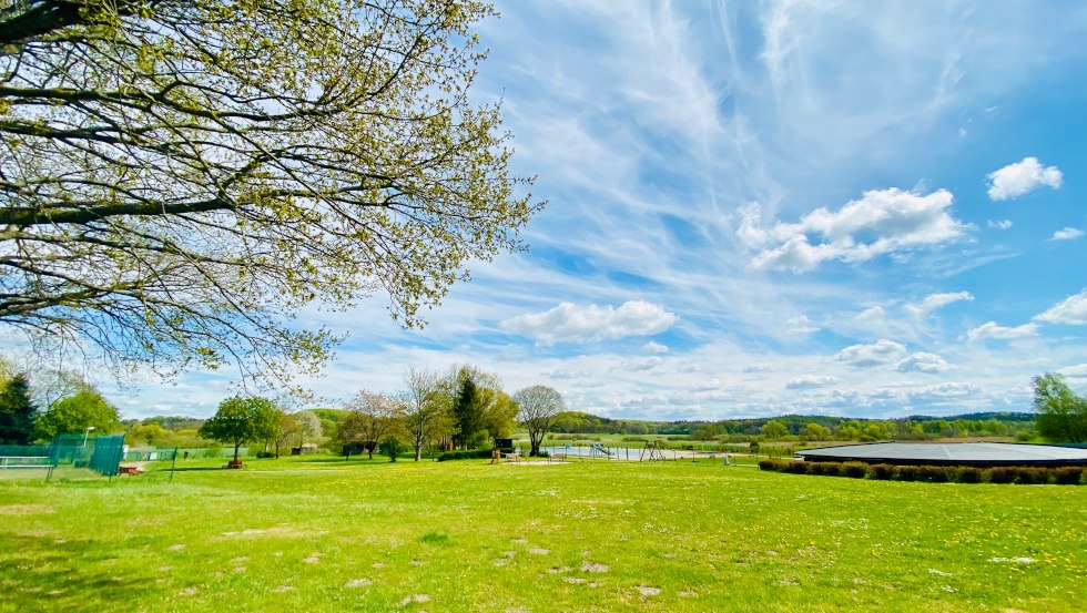 Our camping and caravan site at the natural swimming pool "Tessiner Südsee // © TFZ Tessin Our camping and caravan site at the natural swimming pool "Tessiner Südsee // © TFZ Tessin