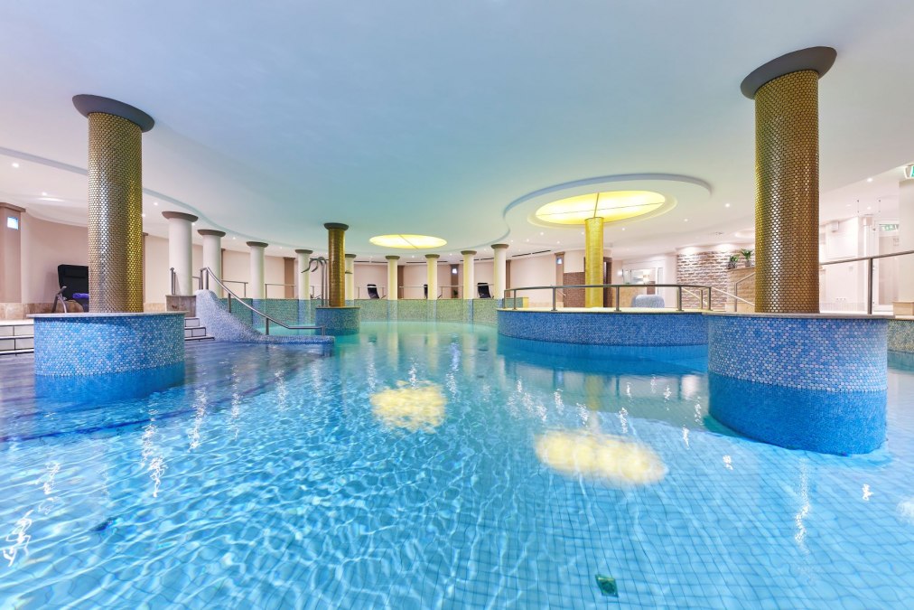 Zwembad_Dorint Strandresort & Spa kustplaats aan de Oostzee Wustrow, © Dorint Strandresort & Spa Ostseebad Wustrow
