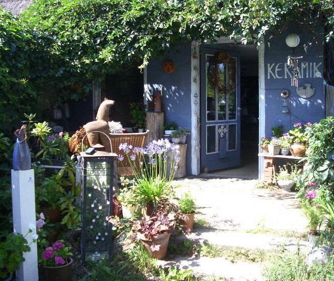 Galeriegarten Usedom-Keramik und T&ouml;pferhof Eingang // &copy; Anette Schr&ouml;der