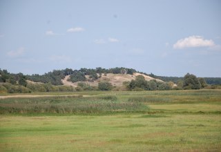 Ruchome wydmy są widoczne z daleka., © Gabriele Skorupski