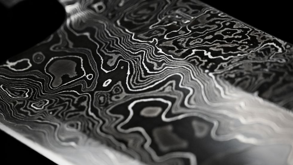 Handmade Damascus steel with 300 layers, &copy; Julina Rohrbeck