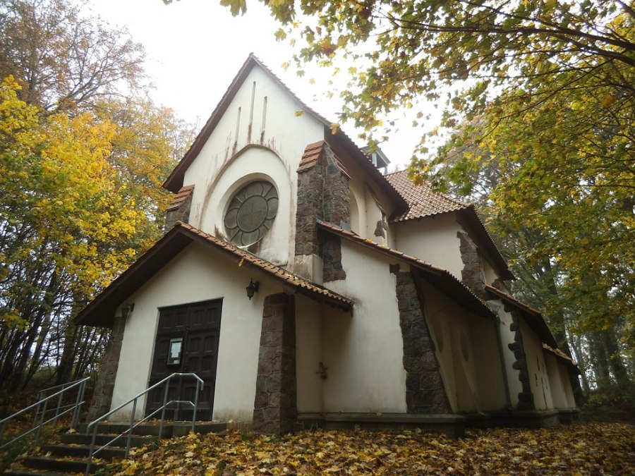 Kościół katolicki Marii Meeresstern w nadbałtyckim kurorcie Sellin na wysokim wybrzeżu, © Tourismuszentrale Rügen