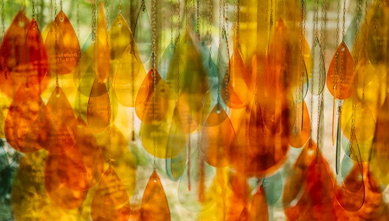 Artistic installation in memory of the concentration camp prisoners on the site of the Neubrandenburg "Waldbau" subcamp, © Christian Thiele Artistic installation in memory of the concentration camp prisoners on the site of the Neubrandenburg "Waldbau" subcamp, © Christian Thiele