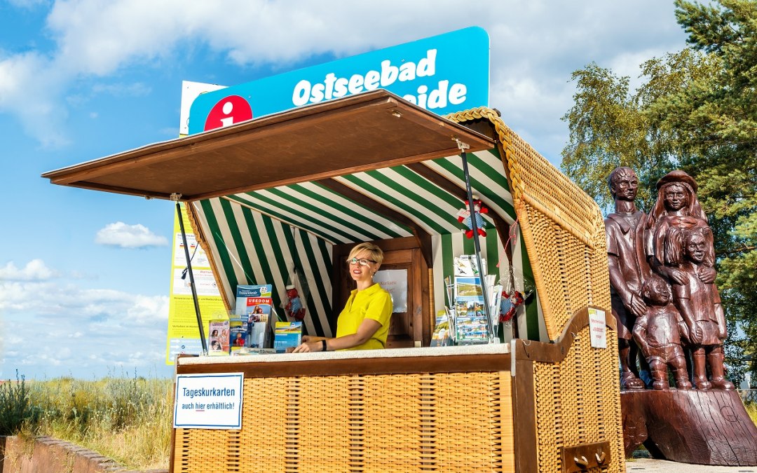 Mobiel toeristisch informatiecentrum in kustplaats aan de Oostzee Trassenheide, © TMV/Tiemann