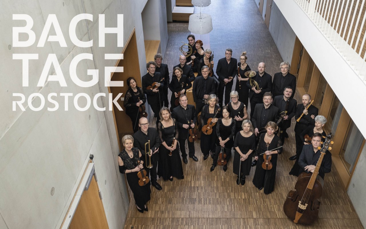 Het barokorkest van Freiburg opent de Bachdagen Rostock 2026 op 9-10-26 met de Brandenburgse concerten // © Britt Schilling Het barokorkest van Freiburg opent de Bachdagen Rostock 2026 op 9-10-26 met de Brandenburgse concerten // © Britt Schilling