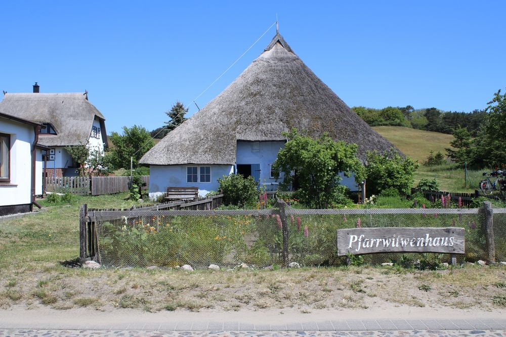 Dom wdowy parafialnej Groß Zicker, © Bildarchiv Biosphärenreservatsamt Südost-Rügen Dom wdowy parafialnej Groß Zicker, © Bildarchiv Biosphärenreservatsamt Südost-Rügen