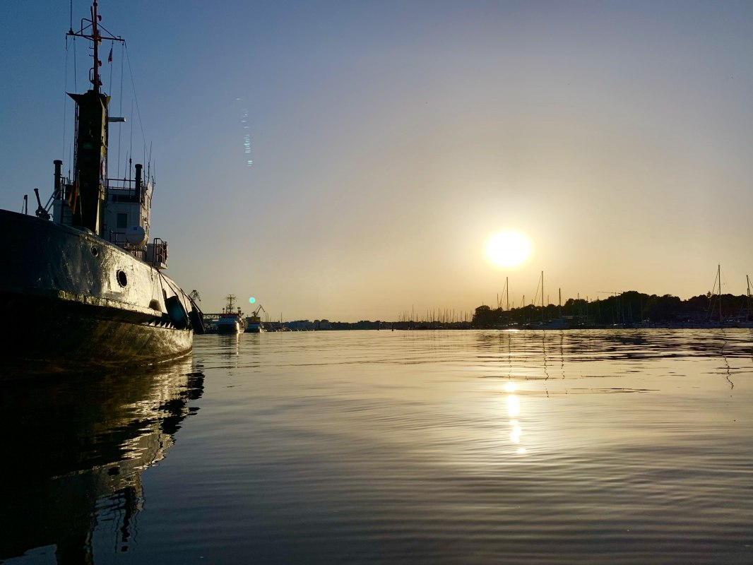 Wieczorna atmosfera w porcie w Rostocku, © Ronald Kley Wieczorna atmosfera w porcie w Rostocku, © Ronald Kley