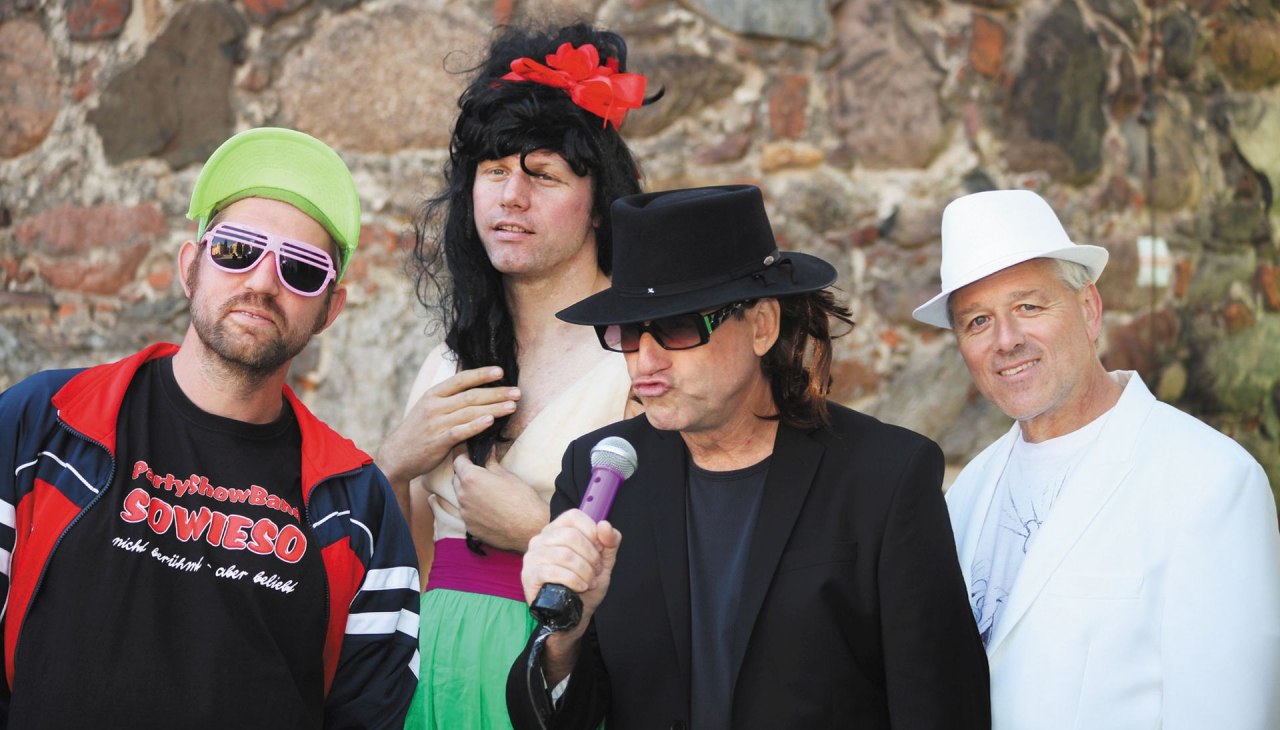 Partyshow_Sowieso1 (c) Sowieso, &copy; Showband Sowieso