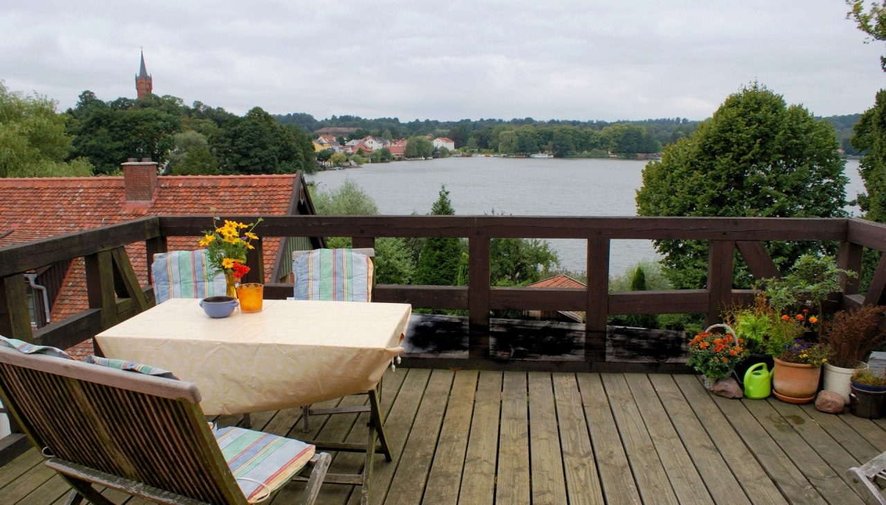 Widok na zach&oacute;d z mieszkania z tarasem na dachu, &copy; Bernhard Pfitzner