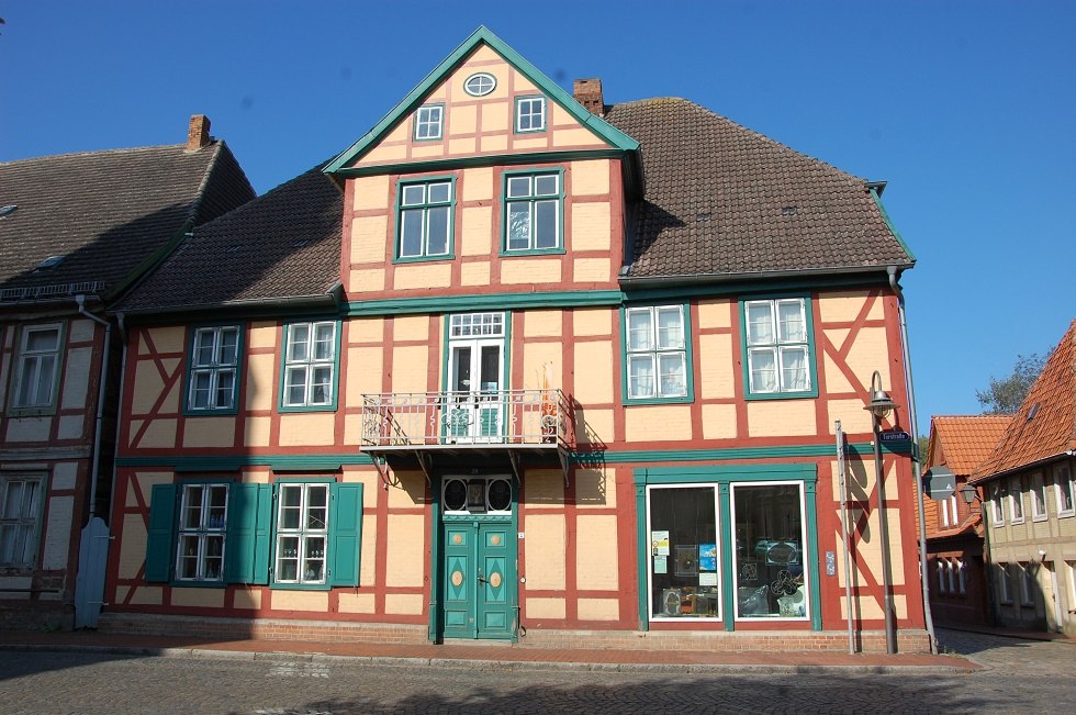 In de voormalige brouwerij in Dömitz is nu een werkplaats voor glaskunst gevestigd., © Gabriele Skorupski
