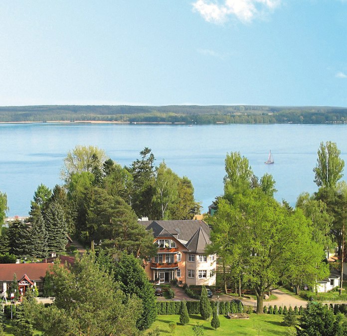 Luftaufnahme-Aparthotel-Am-See, © Rundbus Plauer See