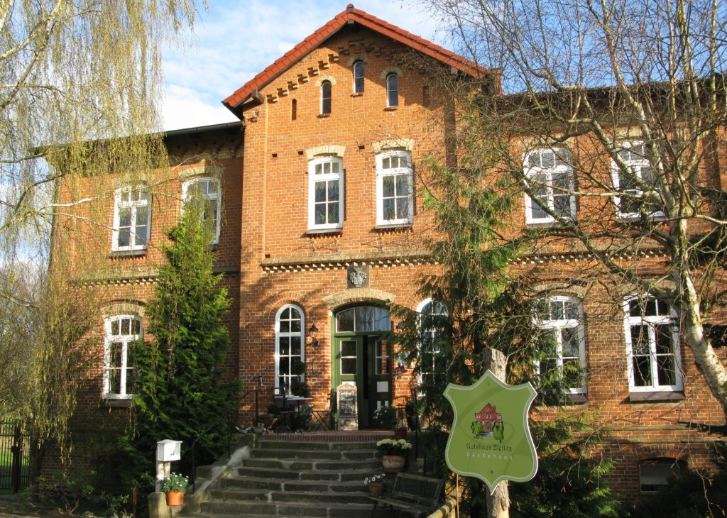 Ingang tot het Zietlitz landhuis, © Andreas Libor