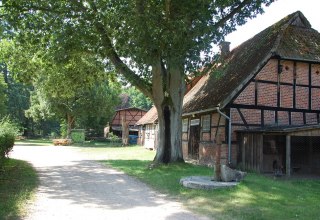 The Forsthof ensemble with fountain. // &copy; Gabriele Skorupski