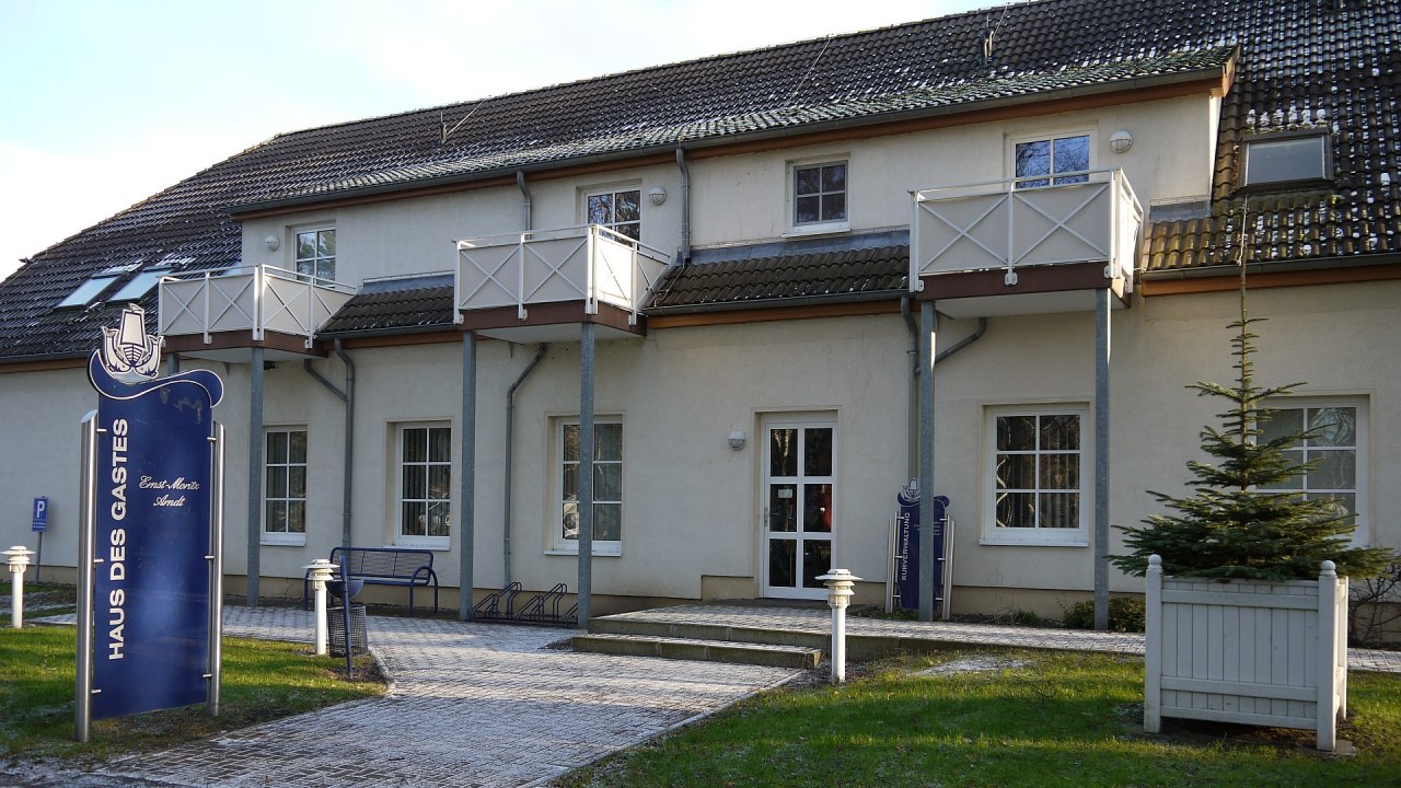 The spa administration with the tourist information office in the Haus des Gastes // © MV-T The spa administration with the tourist information office in the Haus des Gastes // © MV-T