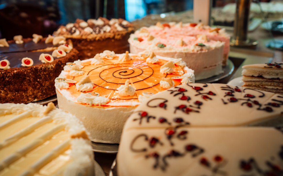 2025-04-24 14_12_11-Kuchen im Café Prag in Schwerin_1.jpg - IrfanView (Zoom_ 1569 x 1046), © TMV/ Tiemann