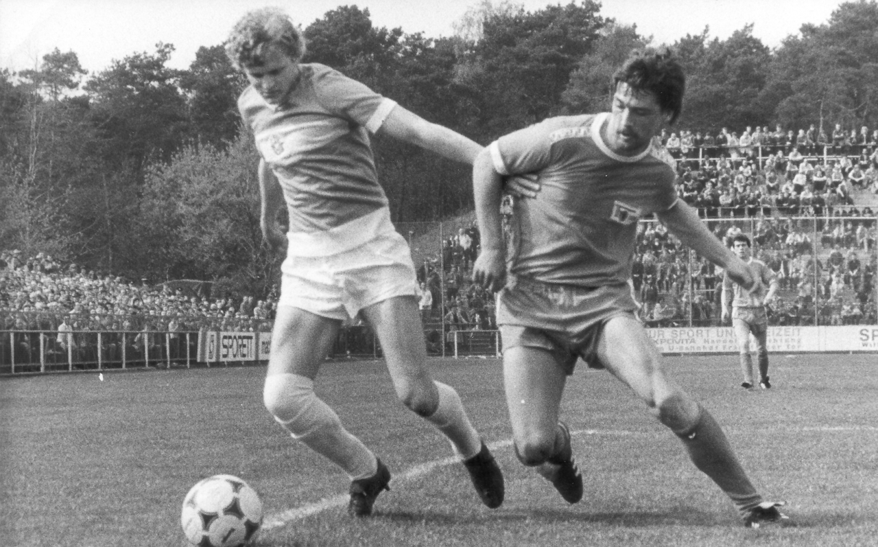 Spelers van F.C. Hansa Rostock en de tegenstander in actie // © Archiv des F.C. Hansa Rostock Spelers van F.C. Hansa Rostock en de tegenstander in actie // © Archiv des F.C. Hansa Rostock