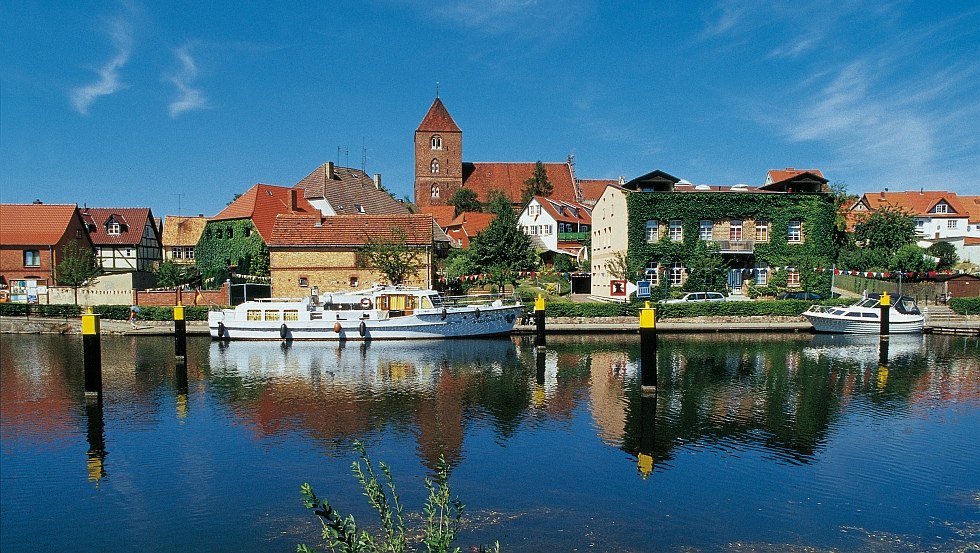 Plau am See: een schilderachtige plek om uit te rusten in de kleine haven als waterwandelaar, © TMV/Krüger