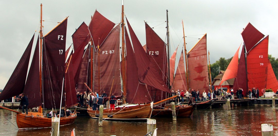 Zeesboot regatta in Dierhagen harbor, © Archiv TVFDZ Zeesboot regatta in Dierhagen harbor, © Archiv TVFDZ